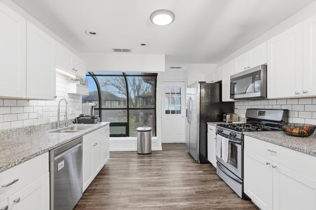 2039 Dorchester 3, Schererville, IN 46375