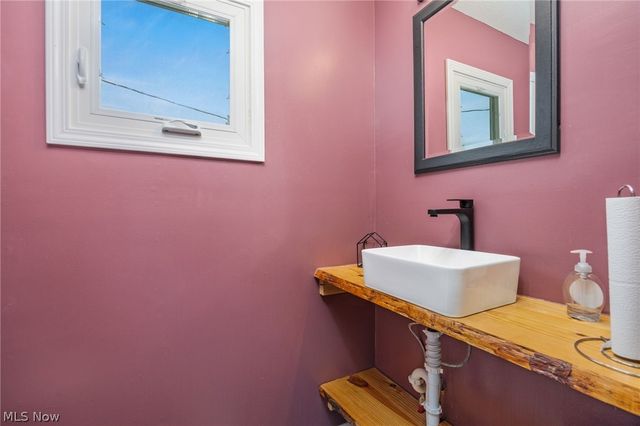 4521 Torrington Avenue, Parma, OH 44134