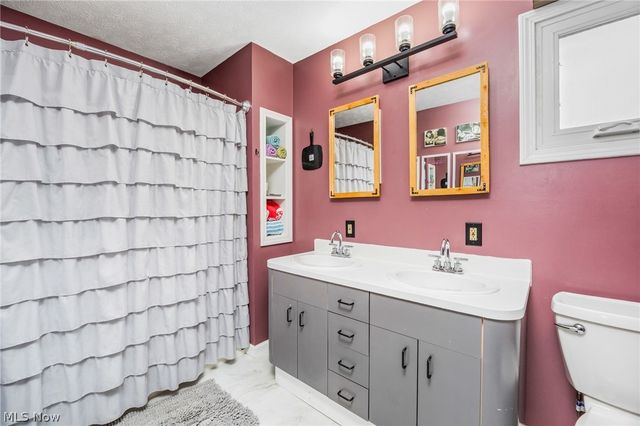 4521 Torrington Avenue, Parma, OH 44134