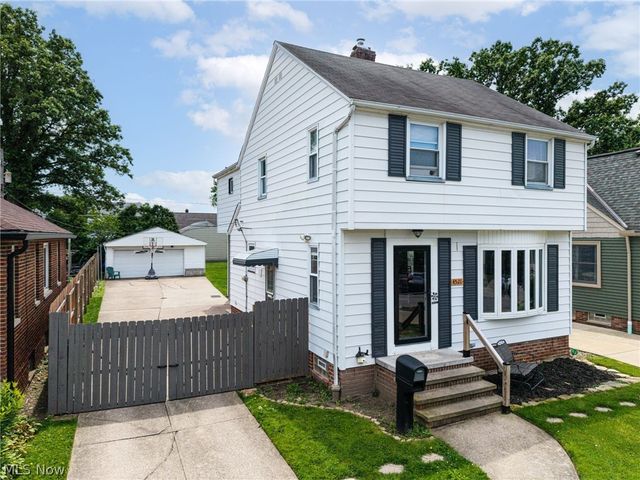 4521 Torrington Avenue, Parma, OH 44134