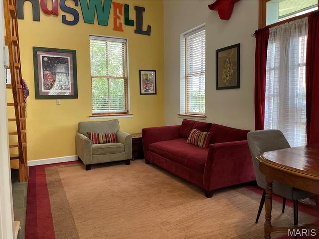 1014 Geyer Avenue, St Louis, MO 63104