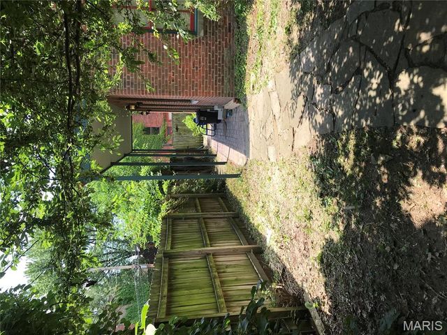 1014 Geyer Avenue, St Louis, MO 63104