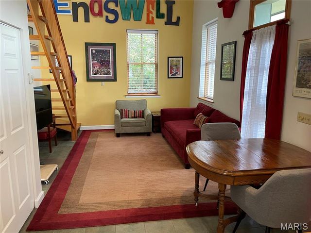1014 Geyer Avenue, St Louis, MO 63104