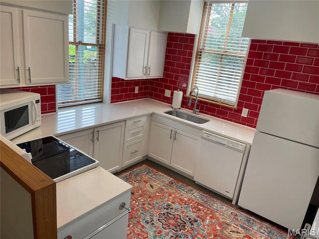 1014 Geyer Avenue, St Louis, MO 63104
