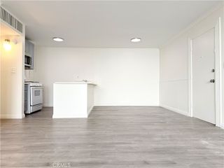 8601 International Ave 177, Canoga Park, CA 91304