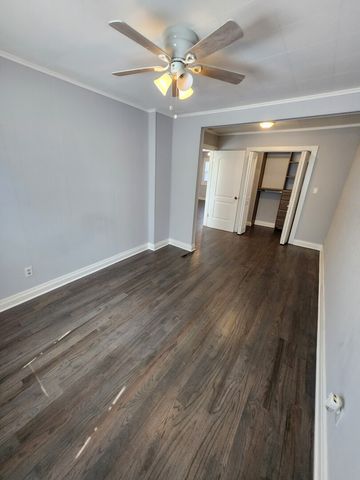 13 E Lake Shore Drive, Round Lake Park, IL 60073