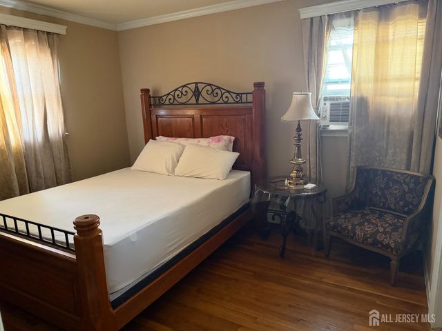 118 Swarthmore Terrace, Metuchen, NJ 08840
