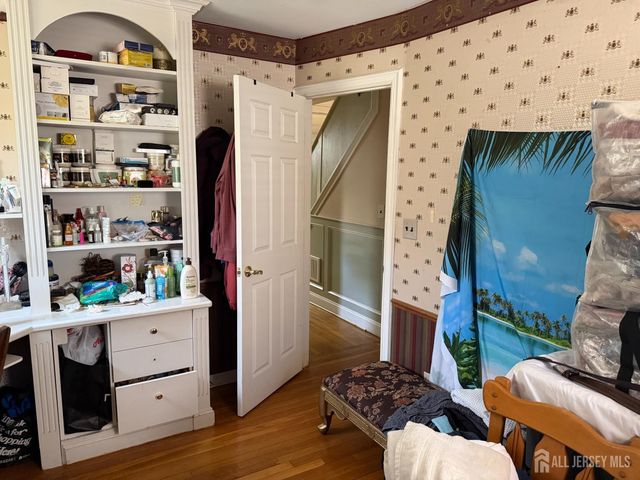 118 Swarthmore Terrace, Metuchen, NJ 08840