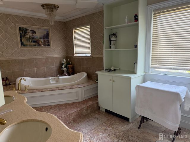 118 Swarthmore Terrace, Metuchen, NJ 08840