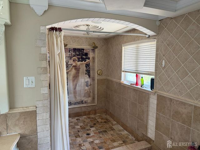 118 Swarthmore Terrace, Metuchen, NJ 08840