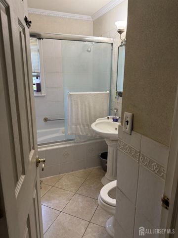 118 Swarthmore Terrace, Metuchen, NJ 08840