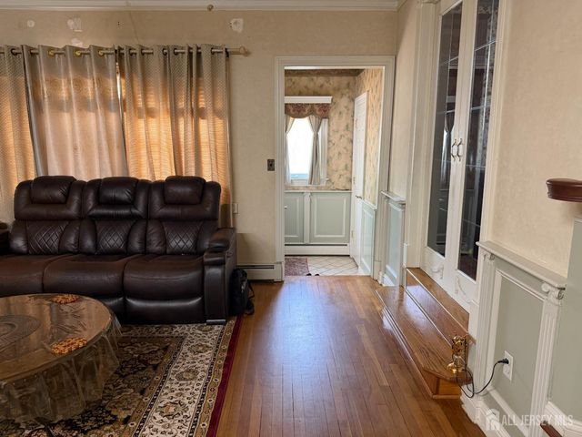 118 Swarthmore Terrace, Metuchen, NJ 08840