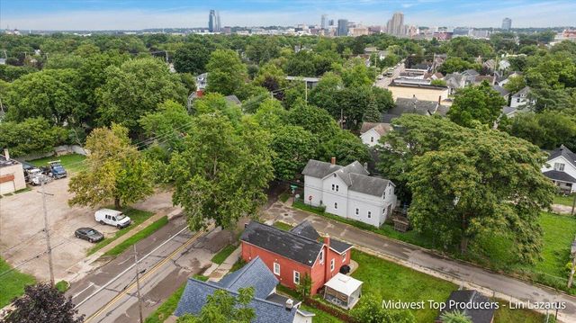 1024 Butterworth Street, Grand Rapids, MI 49504