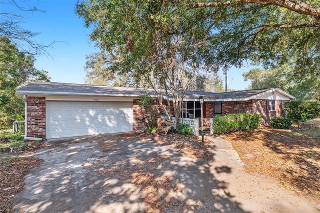 560 E COUNTRY CLUB DRIVE, Williston, FL 32696