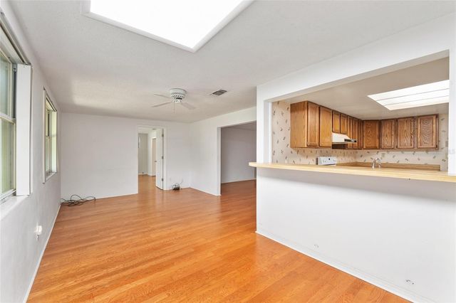 560 E COUNTRY CLUB DRIVE, Williston, FL 32696