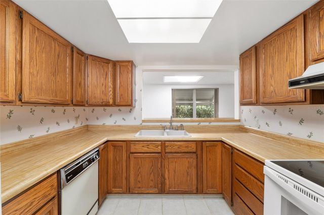 560 E COUNTRY CLUB DRIVE, Williston, FL 32696