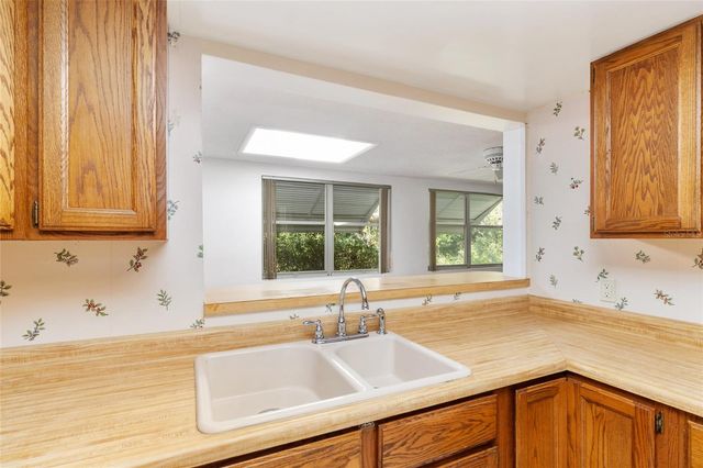 560 E COUNTRY CLUB DRIVE, Williston, FL 32696