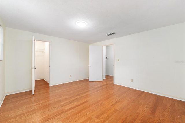 560 E COUNTRY CLUB DRIVE, Williston, FL 32696