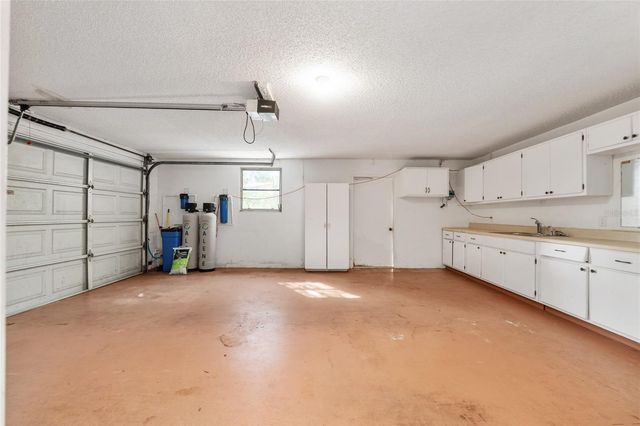 560 E COUNTRY CLUB DRIVE, Williston, FL 32696