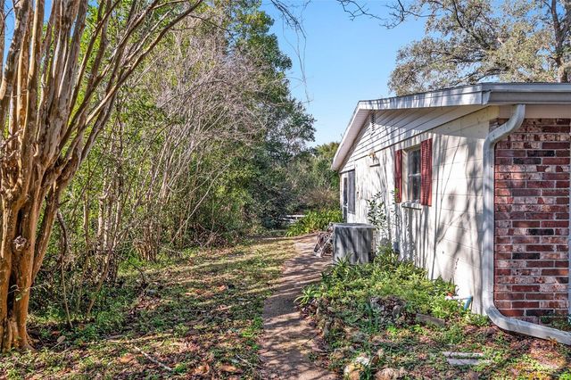 560 E COUNTRY CLUB DRIVE, Williston, FL 32696