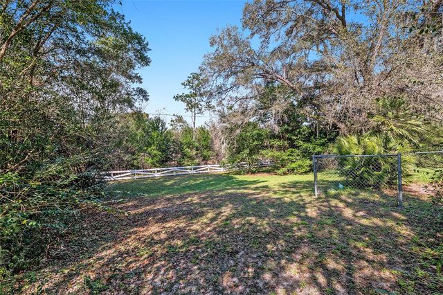 560 E COUNTRY CLUB DRIVE, Williston, FL 32696