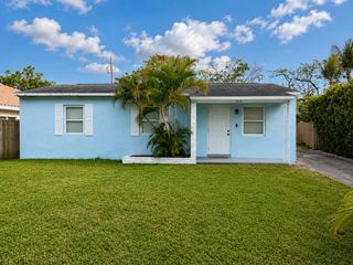 818 Glenridge Drive, West Palm Beach, FL 33405