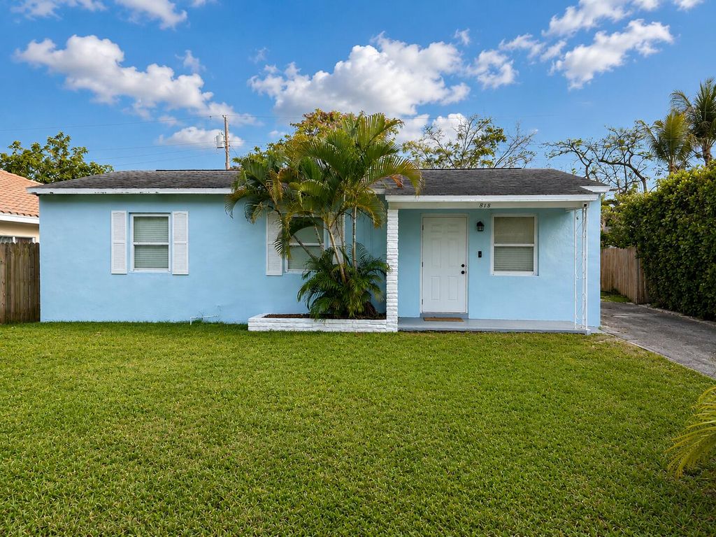 818 Glenridge Drive, West Palm Beach, FL 33405