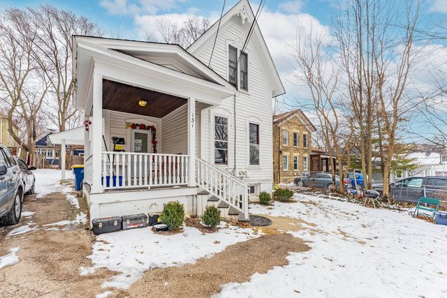 131 N Gifford Street, Elgin, IL 60120