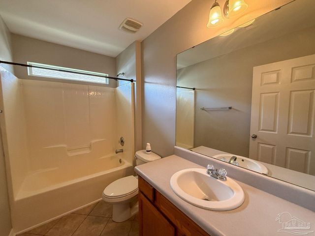 5919 Bilek Dr, Pensacola, FL 32526