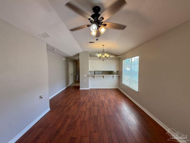 5919 Bilek Dr, Pensacola, FL 32526