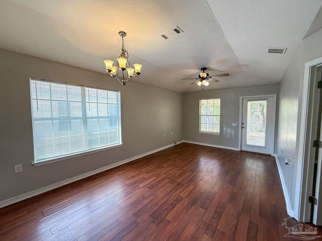 5919 Bilek Dr, Pensacola, FL 32526