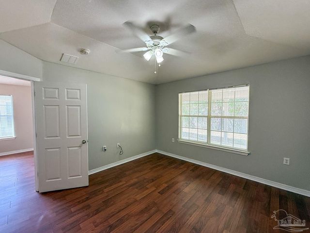 5919 Bilek Dr, Pensacola, FL 32526