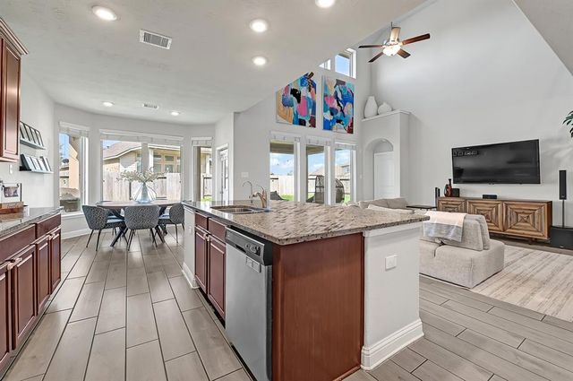 8207 Oxbow Manor Lane, Cypress, TX 77433