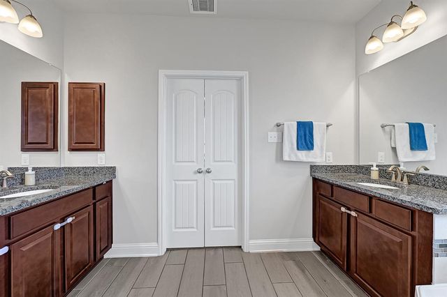 8207 Oxbow Manor Lane, Cypress, TX 77433