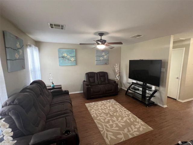 207 Remington RUN, Bastrop, TX 78602