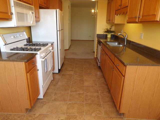 3640 186th Street 402, Lansing, IL 60438
