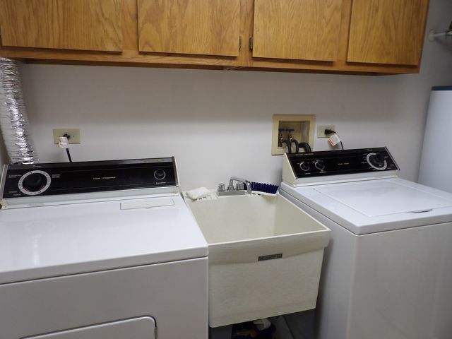 3640 186th Street 402, Lansing, IL 60438