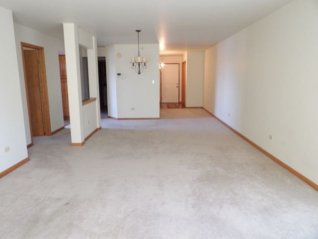 3640 186th Street 402, Lansing, IL 60438