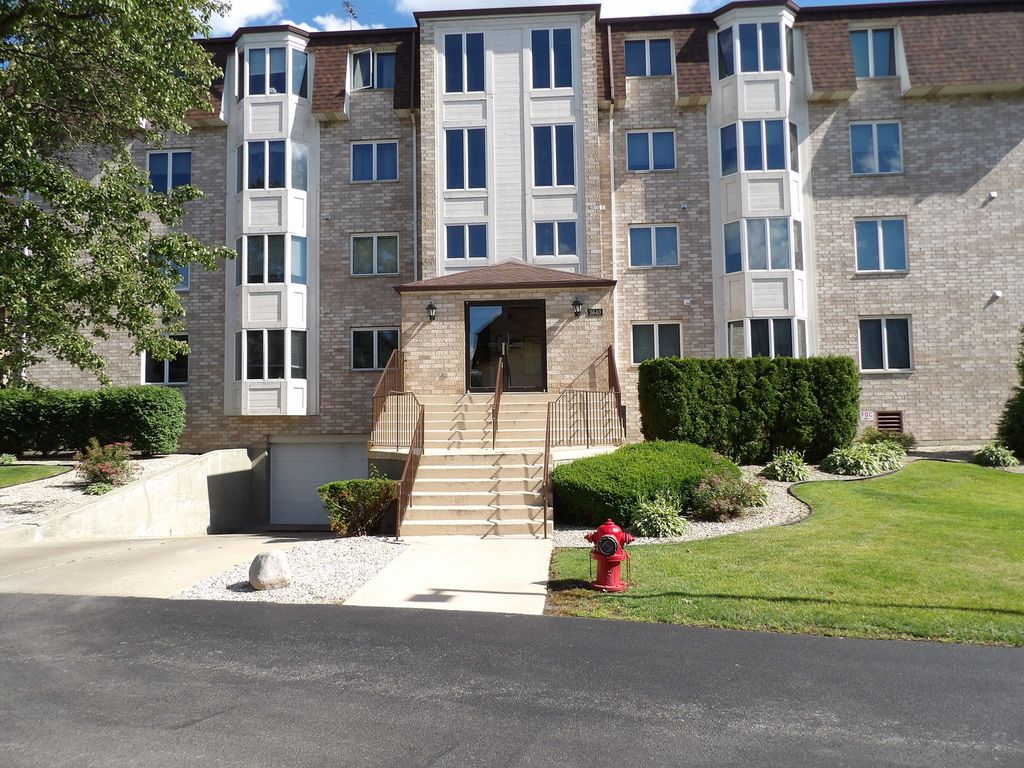 3640 186th Street 402, Lansing, IL 60438
