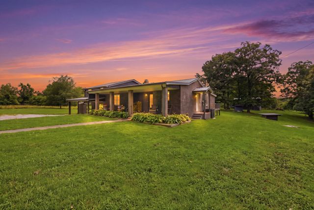 745 Lois Ridge Rd, Lynchburg, TN 37352