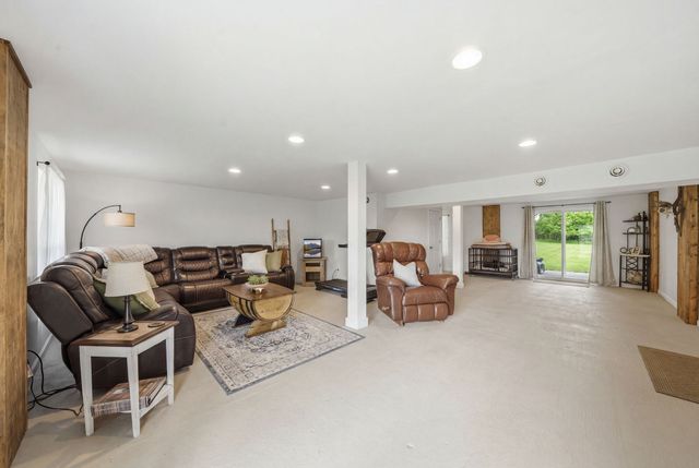 745 Lois Ridge Rd, Lynchburg, TN 37352