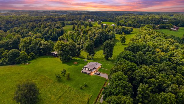 745 Lois Ridge Rd, Lynchburg, TN 37352