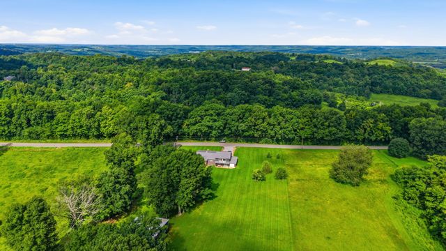 745 Lois Ridge Rd, Lynchburg, TN 37352