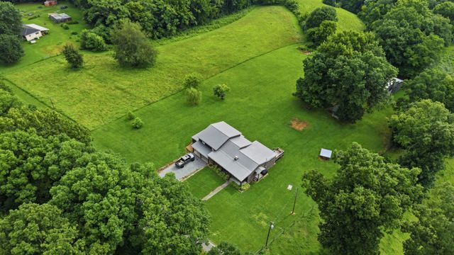 745 Lois Ridge Rd, Lynchburg, TN 37352