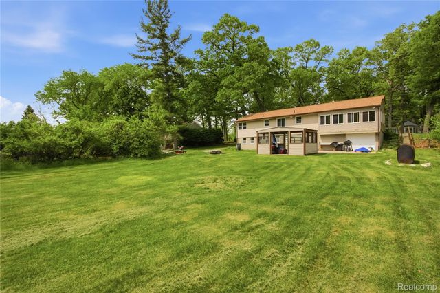 2705 Glendale Road, Summit Township, MI 49203