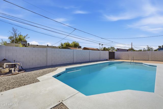 3327 W WETHERSFIELD Road, Phoenix, AZ 85029