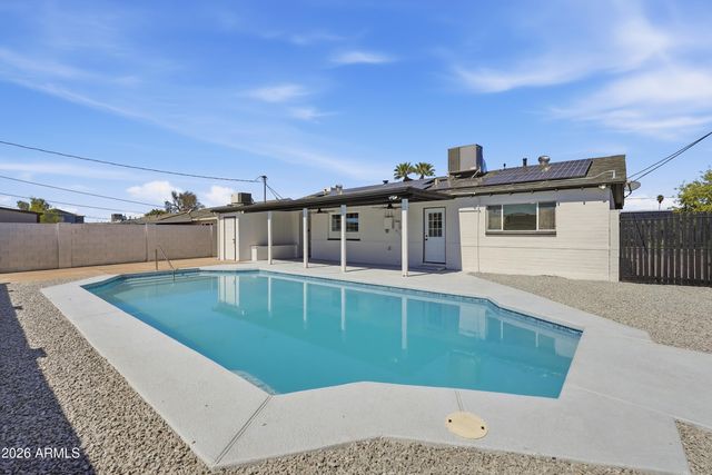 3327 W WETHERSFIELD Road, Phoenix, AZ 85029