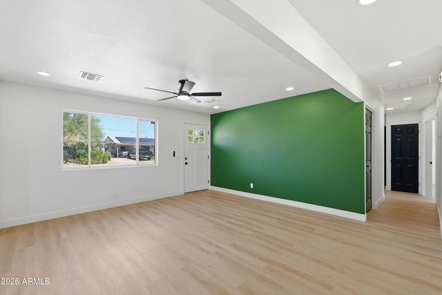 3327 W WETHERSFIELD Road, Phoenix, AZ 85029