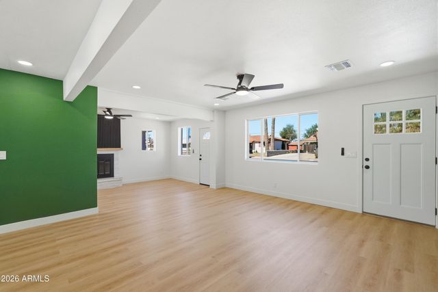 3327 W WETHERSFIELD Road, Phoenix, AZ 85029