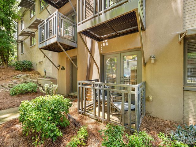 229 N Dotger Avenue E16, Charlotte, NC 28207